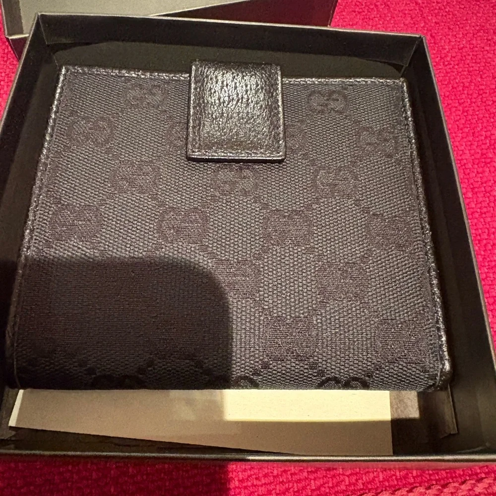 Gucci Black Abbey Wallet (NEW) with Box - Picture 2 of 13